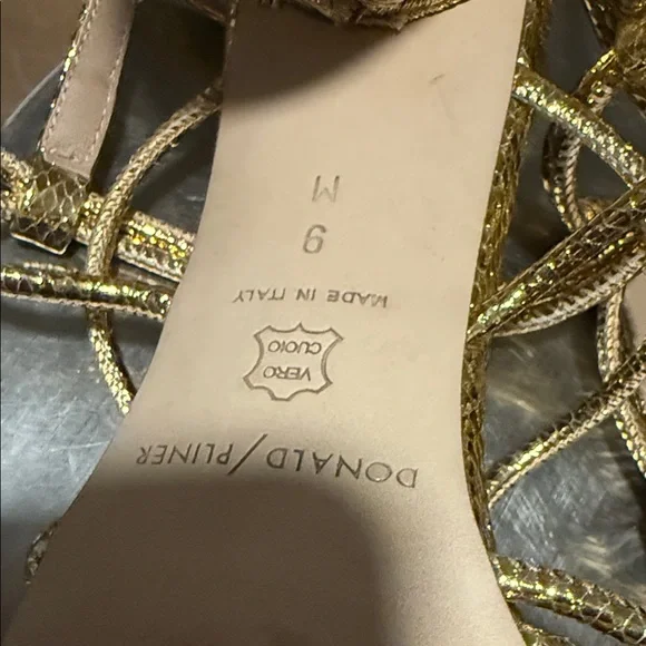 Pre-Owned Donald J. Pliner Gold Strappy Block Heels - Picture 13 of 16